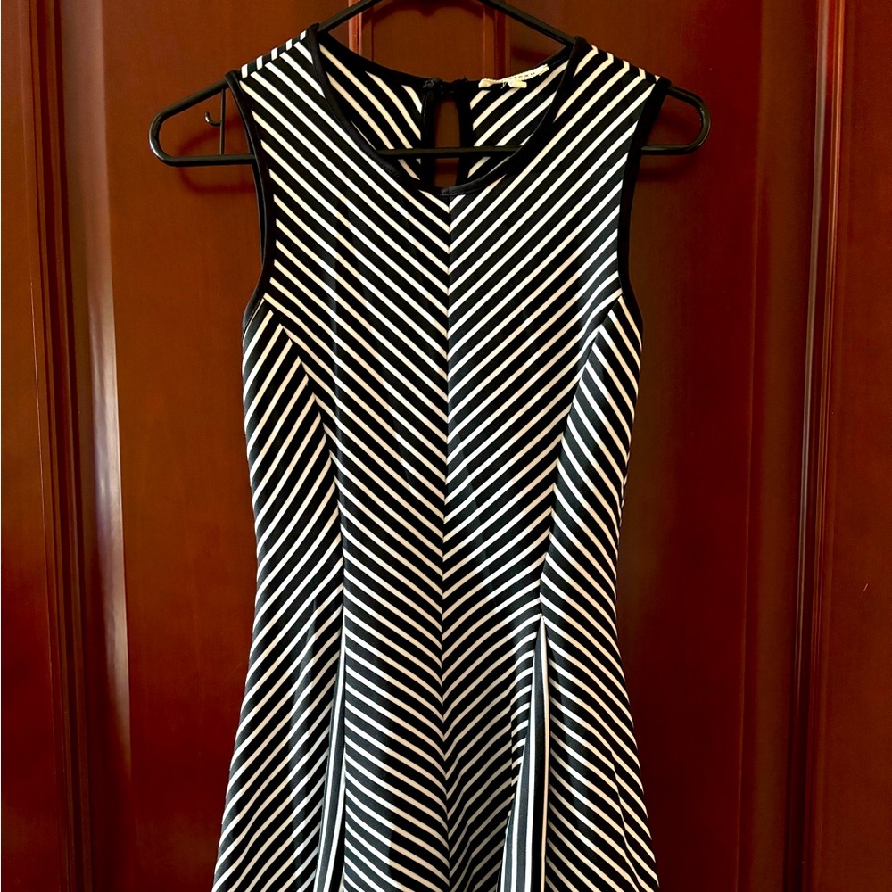 Monteau Black & White Striped Sleeveless Shift Summer Dress Short Size Small